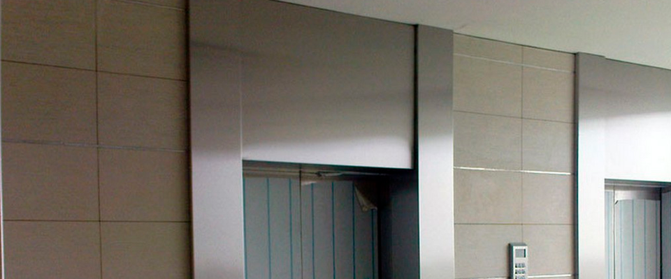 обрамления лифтовых порталов из нержавейки AISI 304, лифтовые обрамления порталов лифтов с порошковым покрытием RAL 7016,  чертёж обрамления портала для грузового лифта, угол сварного шва — обрамление лифтового портала 2 мм сталь